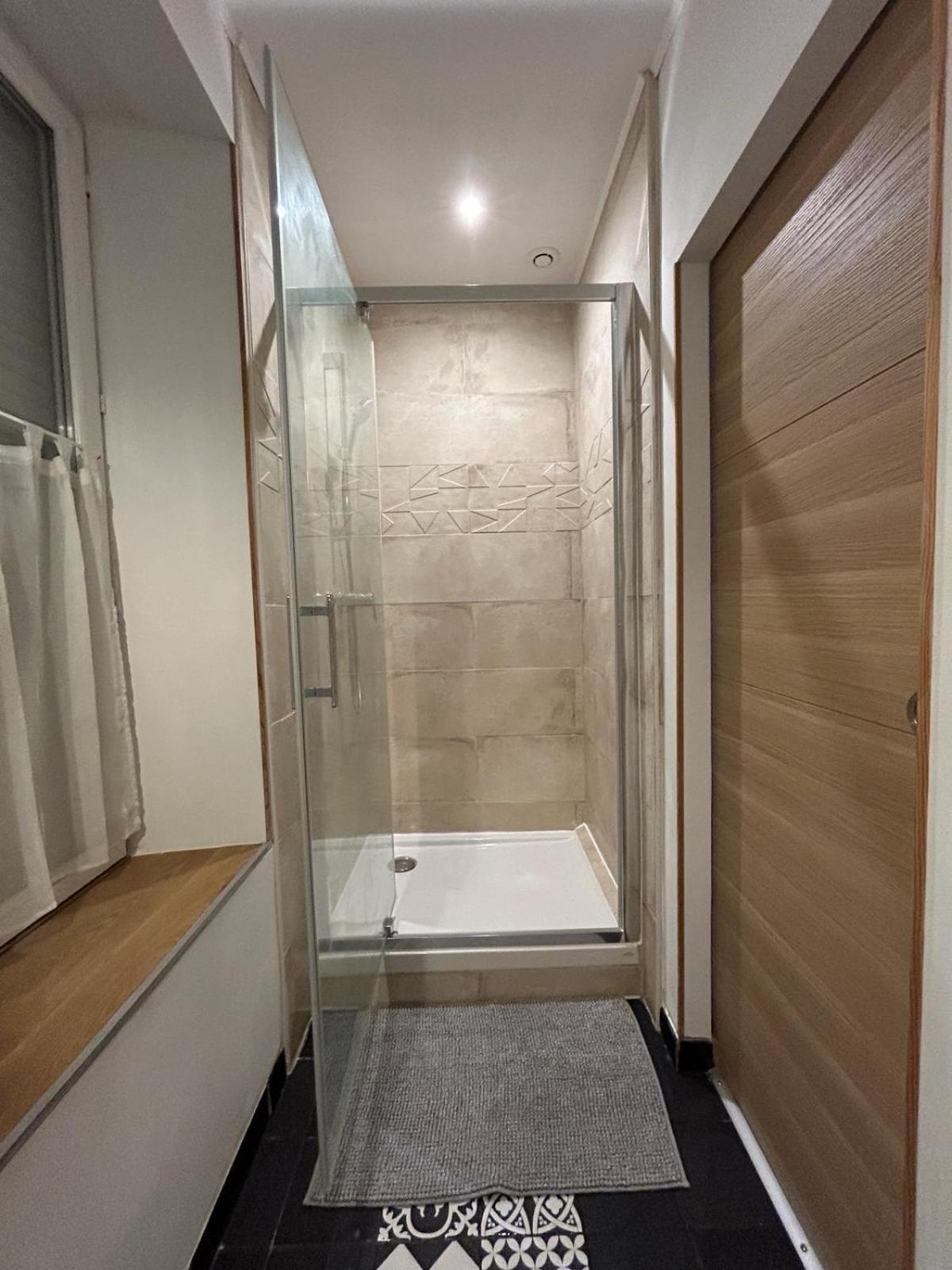 Velours & Balneo Apartment Saint-Nazaire  Bagian luar foto