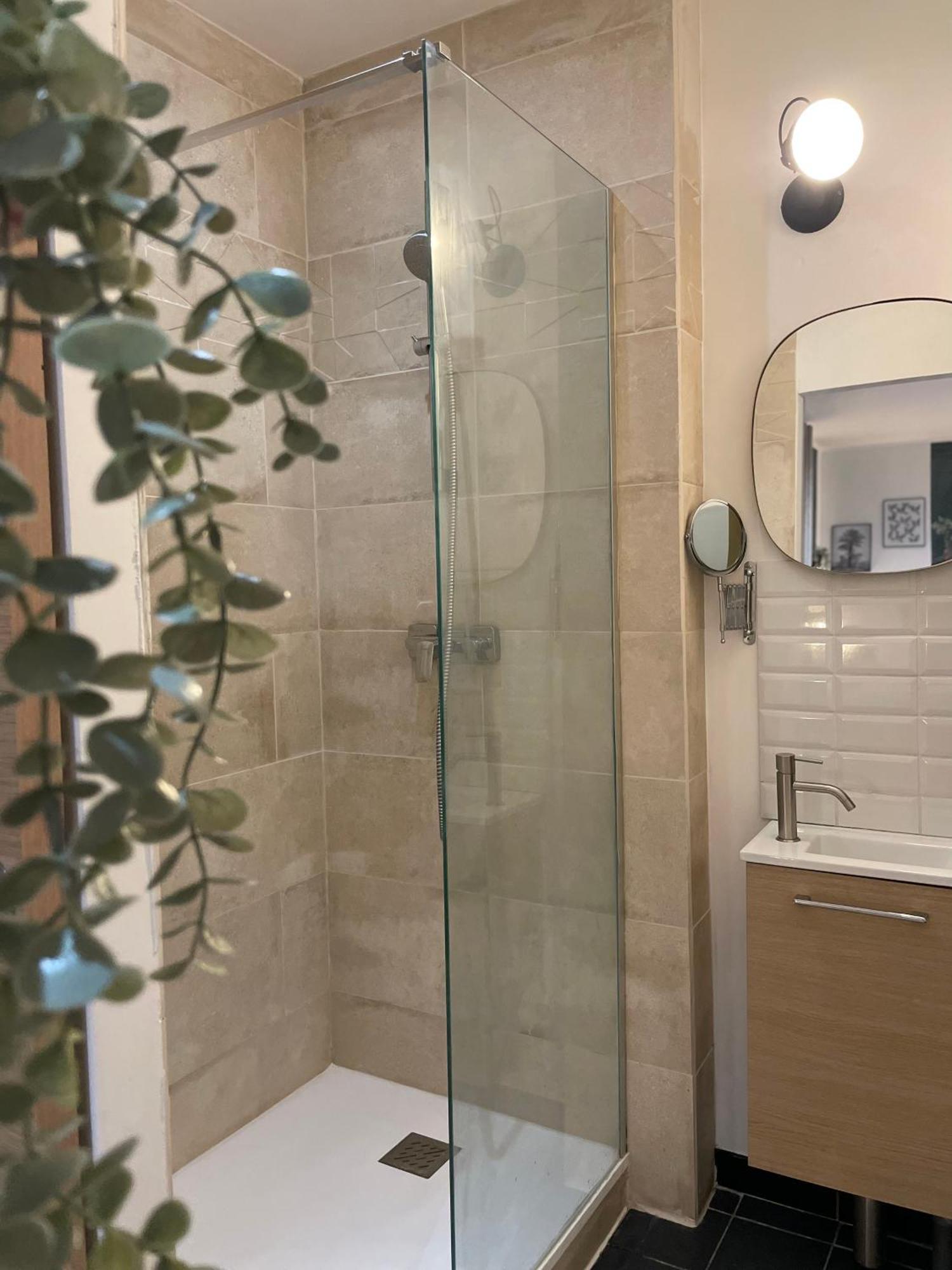 Velours & Balneo Apartment Saint-Nazaire  Bagian luar foto